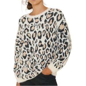 HAYDEN Los Angeles Animal Print Fuzzy Soft Cozy Sweater NEW Size S Leopard